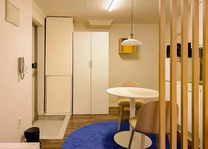 11 Hongik Univ Station, 15 Minutes From Itaewon, Mangwon Market, Hapjeong, Single Accommodation, Fully Furnished Appartement Seoel