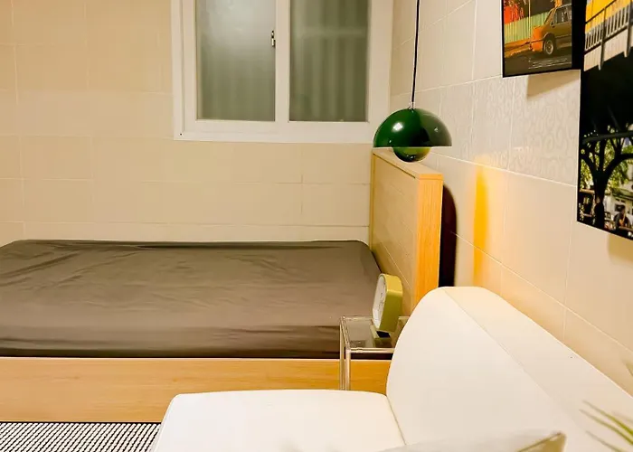 11 Hongik Univ Station, 15 Minutes From Itaewon, Mangwon Market, Hapjeong, Single Accommodation, Fully Furnished Appartement