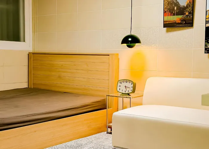 Appartement 11 Hongik Univ Station, 15 Minutes From Itaewon, Mangwon Market, Hapjeong, Single Accommodation, Fully Furnished *